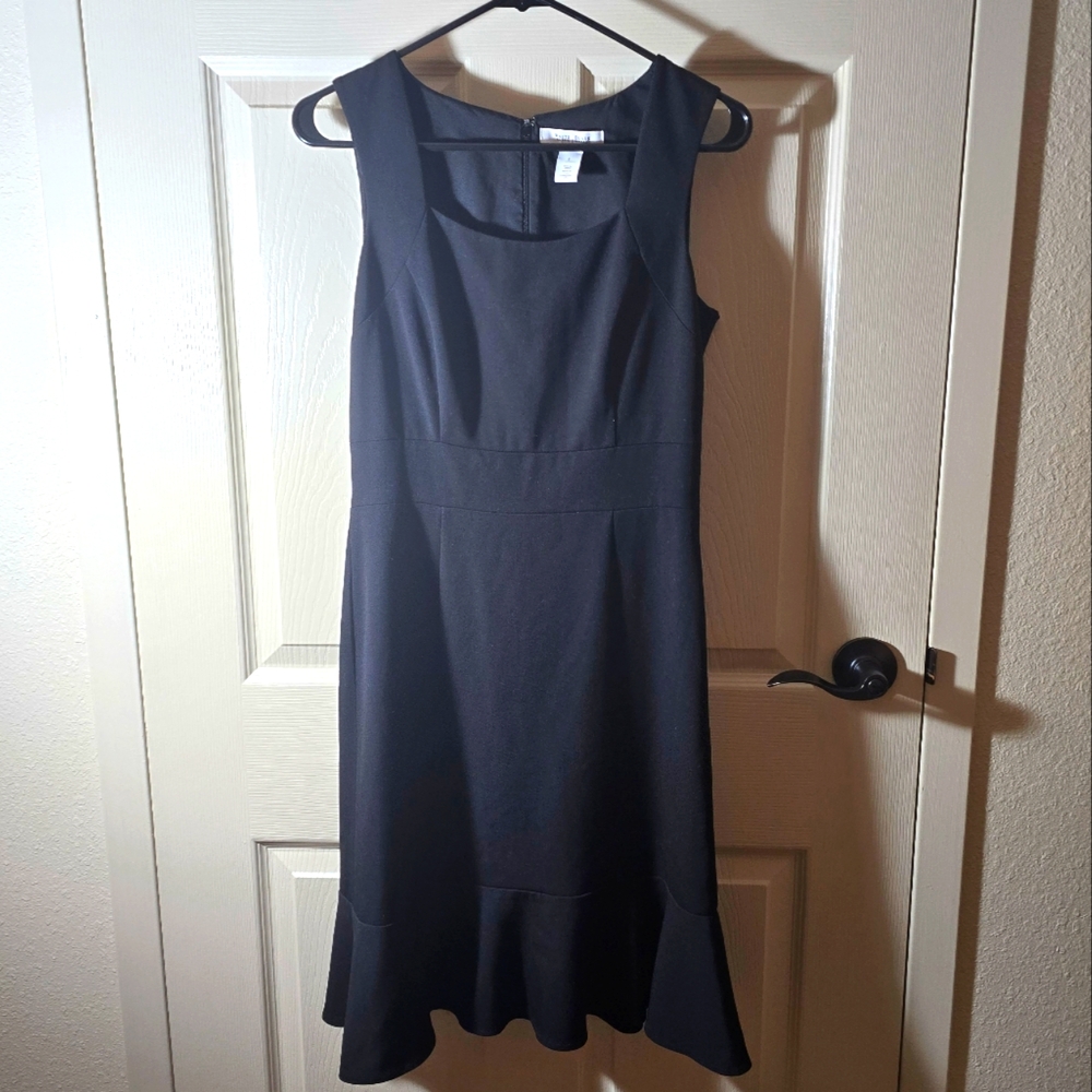 NWOT Size 2 WHBM Sleeveless Zipper Back Little Black Dress